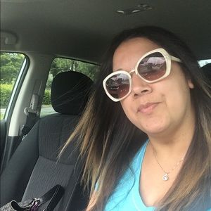 Meet your Posher, Sonia